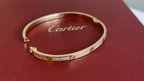 bracelet love de chez cartier.